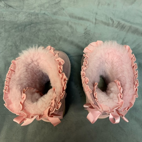 Ugg Bailey Bow Toddler Boot Pink - Picture 4 of 6